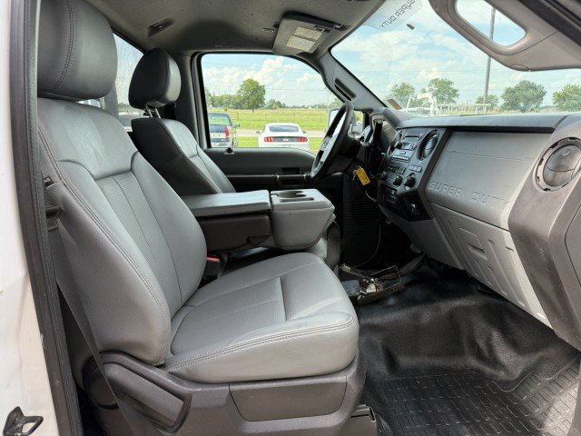 Used 2015 Ford F550 2WD Regular Cab Super Duty image 9