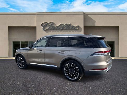 Used 2020 Lincoln Aviator Reserve w/ Equipment Group 201A image 5
