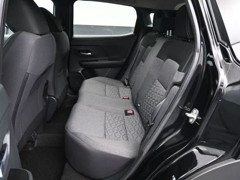Used 2025 Nissan Kicks SV w/ Charging Package FWD image 12
