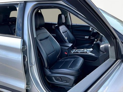 Used 2023 Ford Explorer Limited image 7