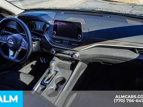 Used 2025 Nissan Altima 2.5 SV image 25
