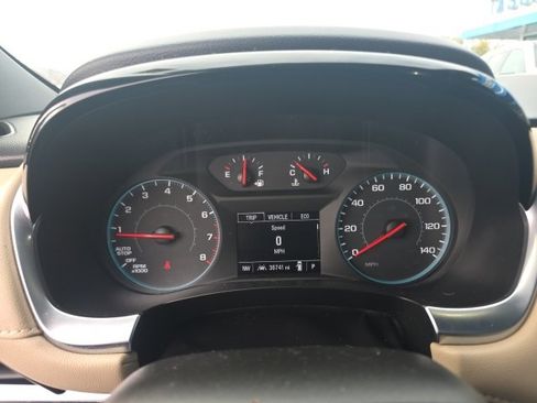 Used 2022 Chevrolet Traverse LS image 15