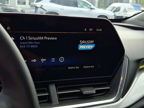 Used 2024 Chevrolet Trax LT w/ Sunroof Package FWD image 19