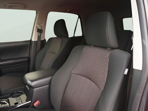 Used 2018 Toyota 4Runner TRD Off-Road AWD/4WD image 10