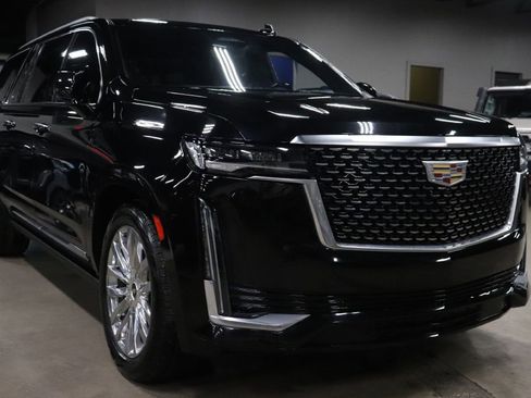 Used 2022 Cadillac Escalade ESV Premium Luxury w/ Performance Package image 7