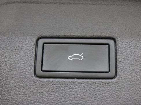 Used 2023 Volkswagen Atlas SEL R-Line AWD/4WD image 33