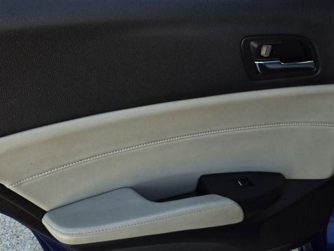 Used 2016 Acura ILX FWD image 9
