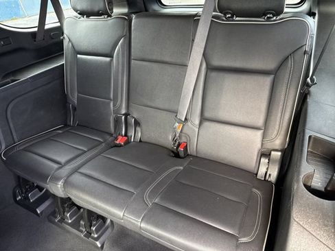 Used 2023 Chevrolet Suburban Premier RWD image 18