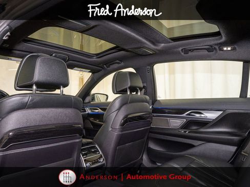 Used 2019 BMW 740i w/ M Sport Package RWD image 10