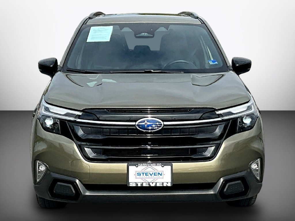 Used 2025 Subaru Forester Touring AWD/4WD image 2