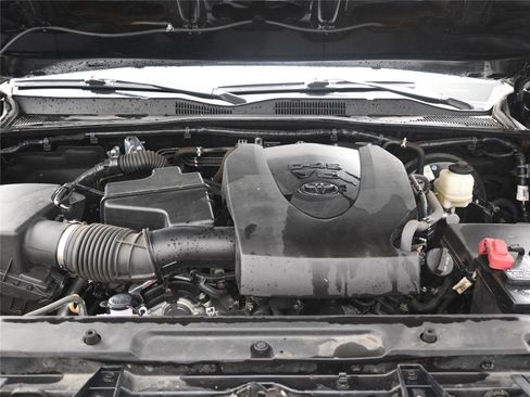 Used 2021 Toyota Tacoma TRD Sport w/ TRD Premium Sport Package image 10