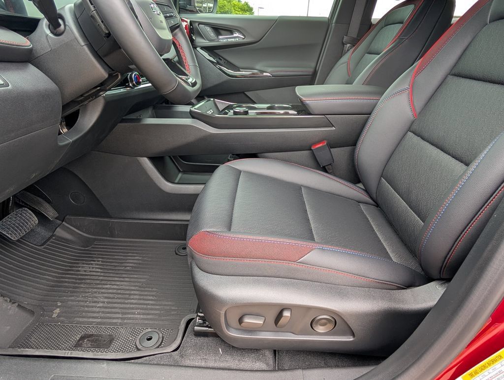 New 2026 Chevrolet Equinox RS w/ Safety and Technology Package FWD image 9