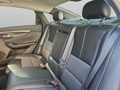 Used 2016 Chevrolet Impala LT FWD image 41