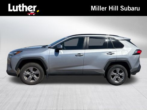 Used 2022 Toyota RAV4 XLE image 1
