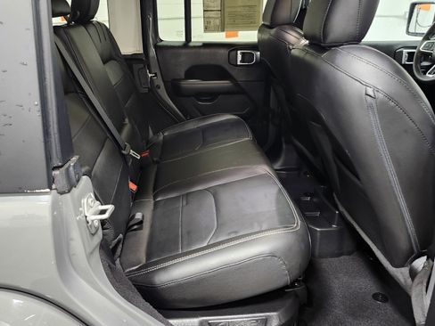 Used 2023 Jeep Wrangler Sahara image 20