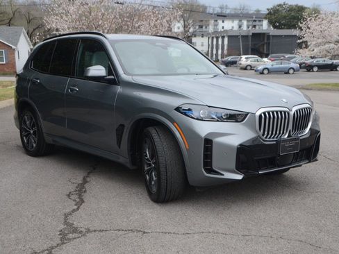 Used 2026 BMW X5 xDrive40i AWD/4WD image 6
