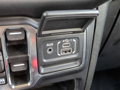 Used 2021 Jeep Wrangler Unlimited Rubicon image 31