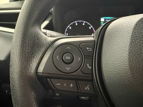 Used 2025 Toyota Corolla LE FWD image 17