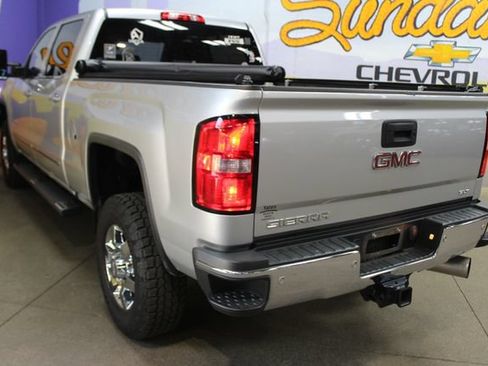 Used 2018 GMC Sierra 2500 SLT w/ Duramax Plus Package AWD/4WD image 6