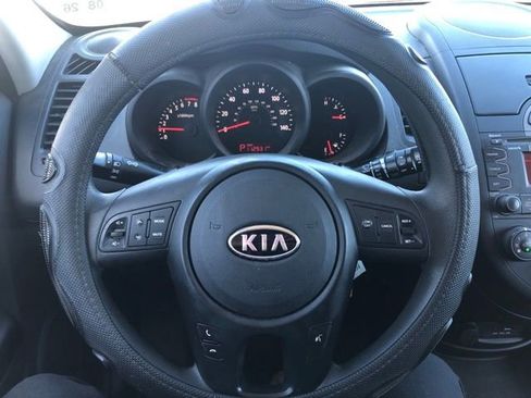 Used 2010 Kia Soul + image 40