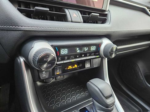 Certified 2025 Toyota RAV4 XLE image 30