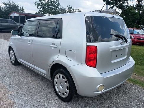 Used 2010 Scion xB image 3