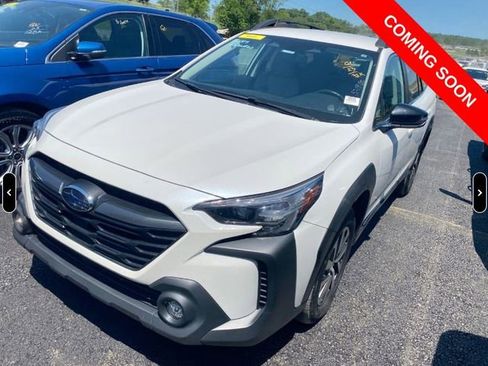 Used 2023 Subaru Outback Premium AWD/4WD image 1