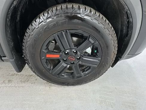 Certified 2025 Nissan Rogue SV AWD/4WD image 9