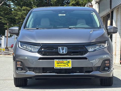 New 2026 Honda Odyssey Touring image 8