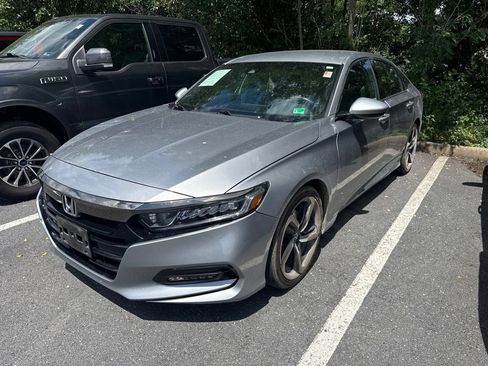 Used 2019 Honda Accord Sport image 2