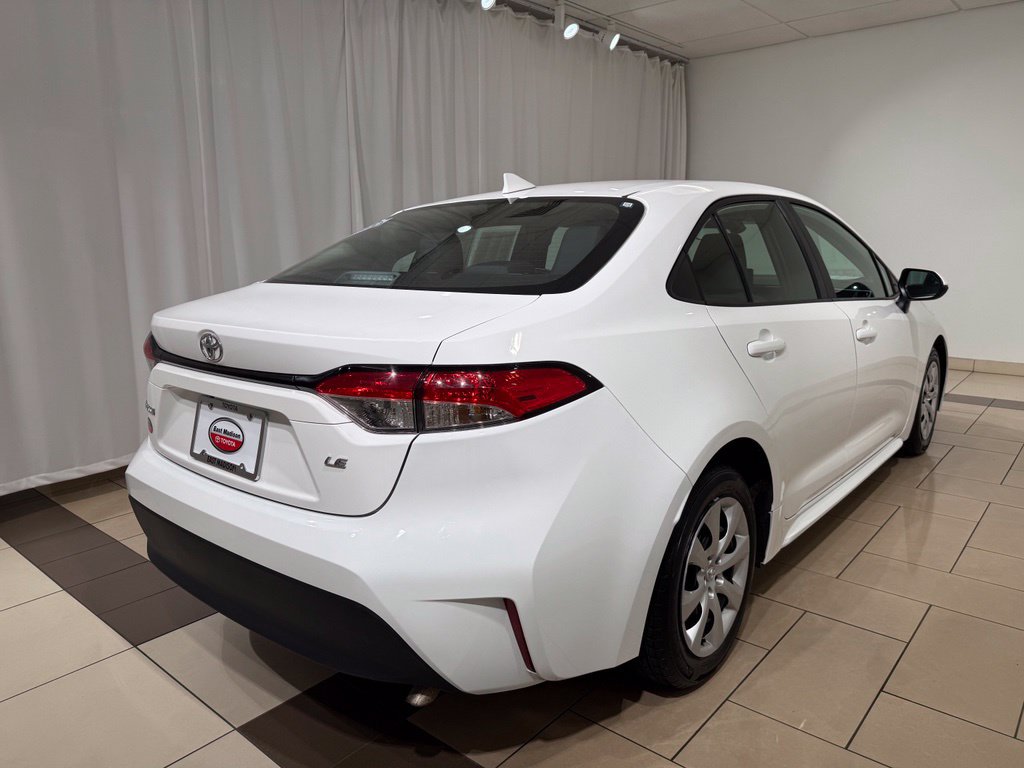 Certified 2025 Toyota Corolla LE FWD image 5