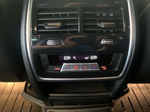 Used 2023 BMW X5 M50i AWD/4WD image 17
