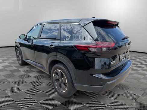Used 2024 Nissan Rogue SV FWD image 5