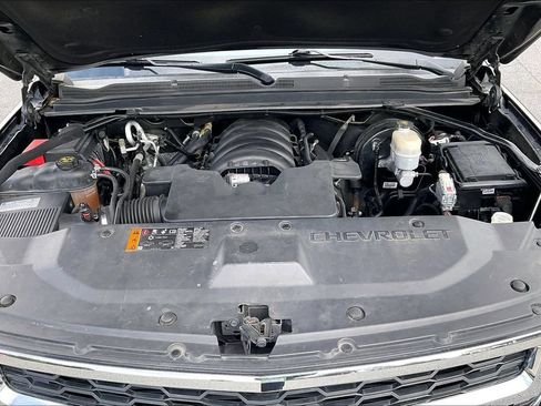 Used 2019 Chevrolet Suburban LT RWD image 10
