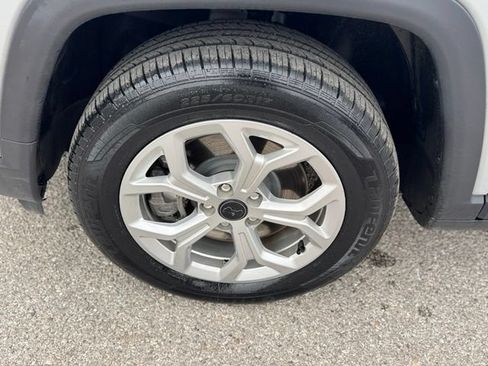 Certified 2025 Jeep Compass Sport AWD/4WD image 8