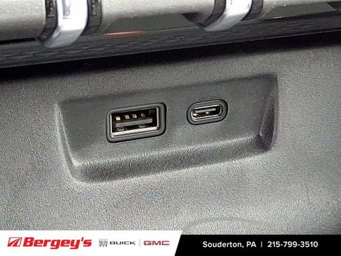 New 2026 GMC Terrain AT4 w/ LPO, Black Badging Package AWD/4WD image 17