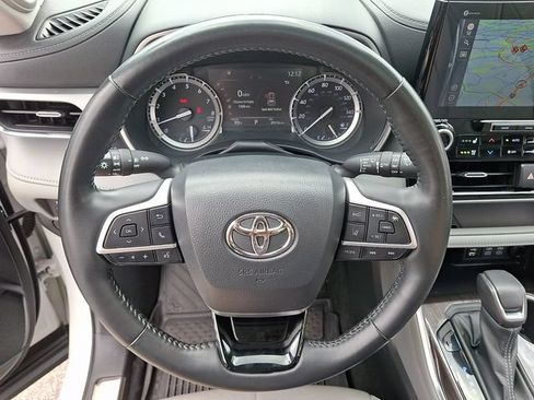 Used 2022 Toyota Highlander Platinum AWD/4WD image 20