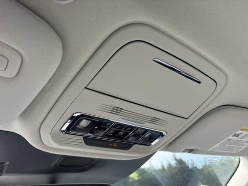New 2026 Lincoln Aviator AWD w/ Jet Appearance Package image 31