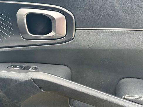 Used 2024 Kia Sorento S image 24