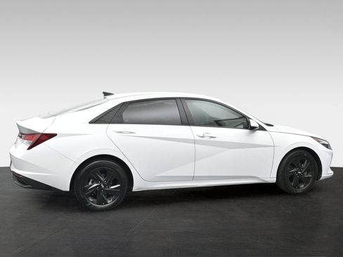 Certified 2021 Hyundai Elantra SEL FWD image 5