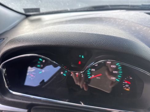 Used 2017 Chevrolet Traverse LT image 23