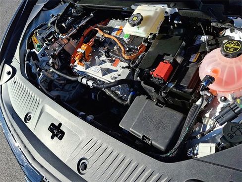 Used 2024 Chevrolet Equinox EV LT image 28