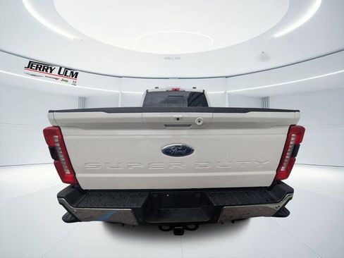 Used 2025 Ford F250 Lariat w/ Lariat Ultimate Package image 3