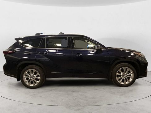 New 2026 Toyota Highlander Limited AWD/4WD image 6