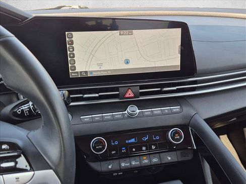 Used 2025 Hyundai Elantra Limited FWD image 15