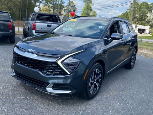 Used 2025 Kia Sportage EX w/ Premium Package FWD image 2