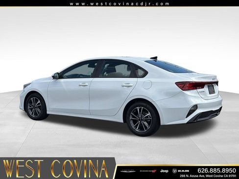 Used 2023 Kia Forte LXS FWD image 5