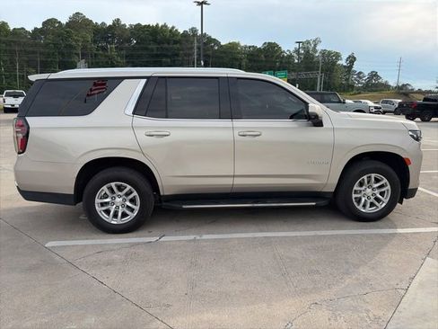 Used 2022 Chevrolet Tahoe LT w/ Luxury Package AWD/4WD image 9