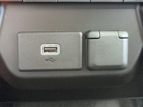 Used 2020 Chevrolet Silverado 1500 Custom w/ Custom Convenience Package image 25