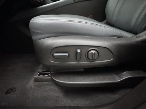 Used 2024 Buick Enclave Essence w/ Experience Buick Package image 29